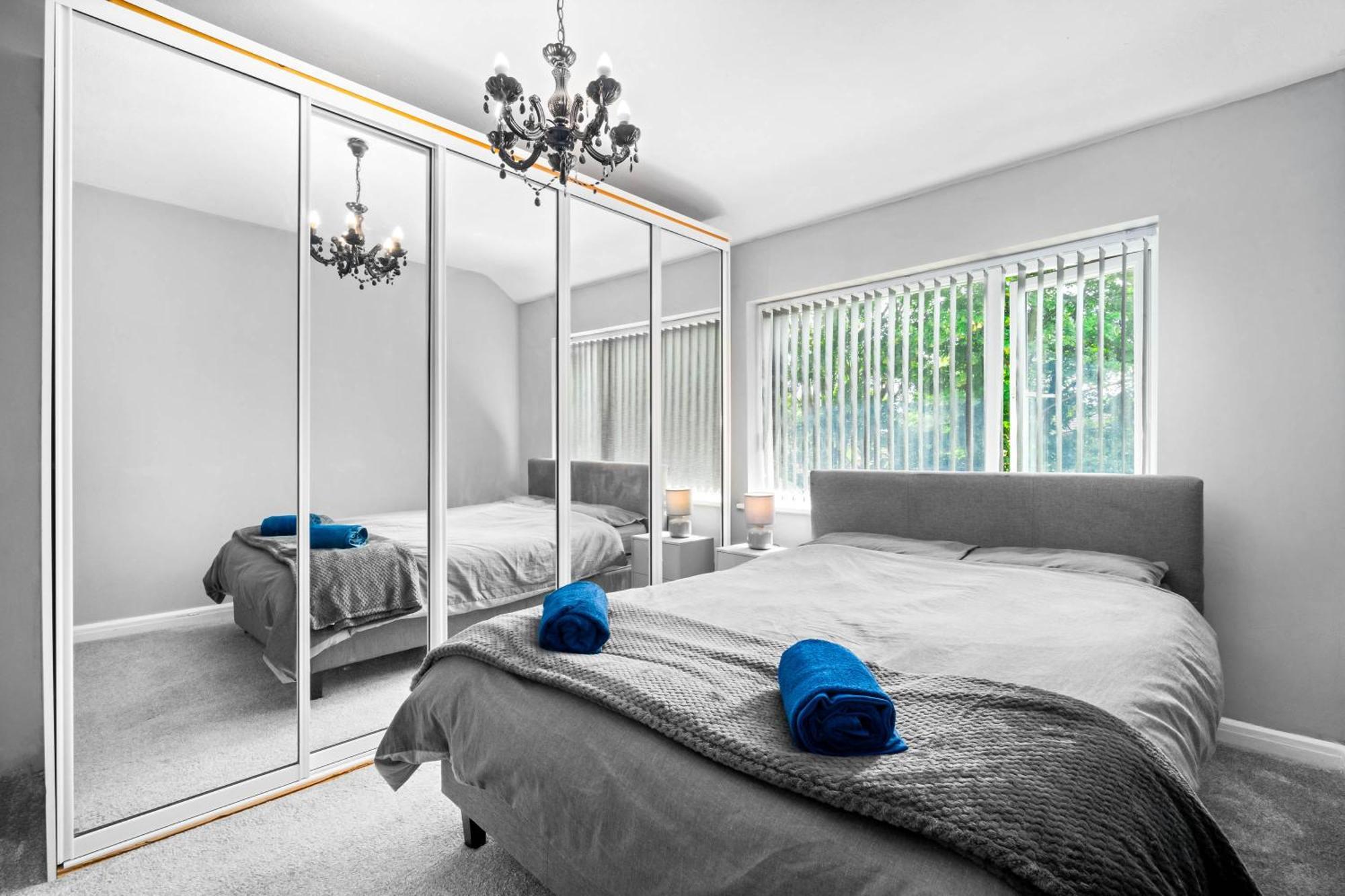 Stylish 3 Bedroom Away From Holiday home Birmingham