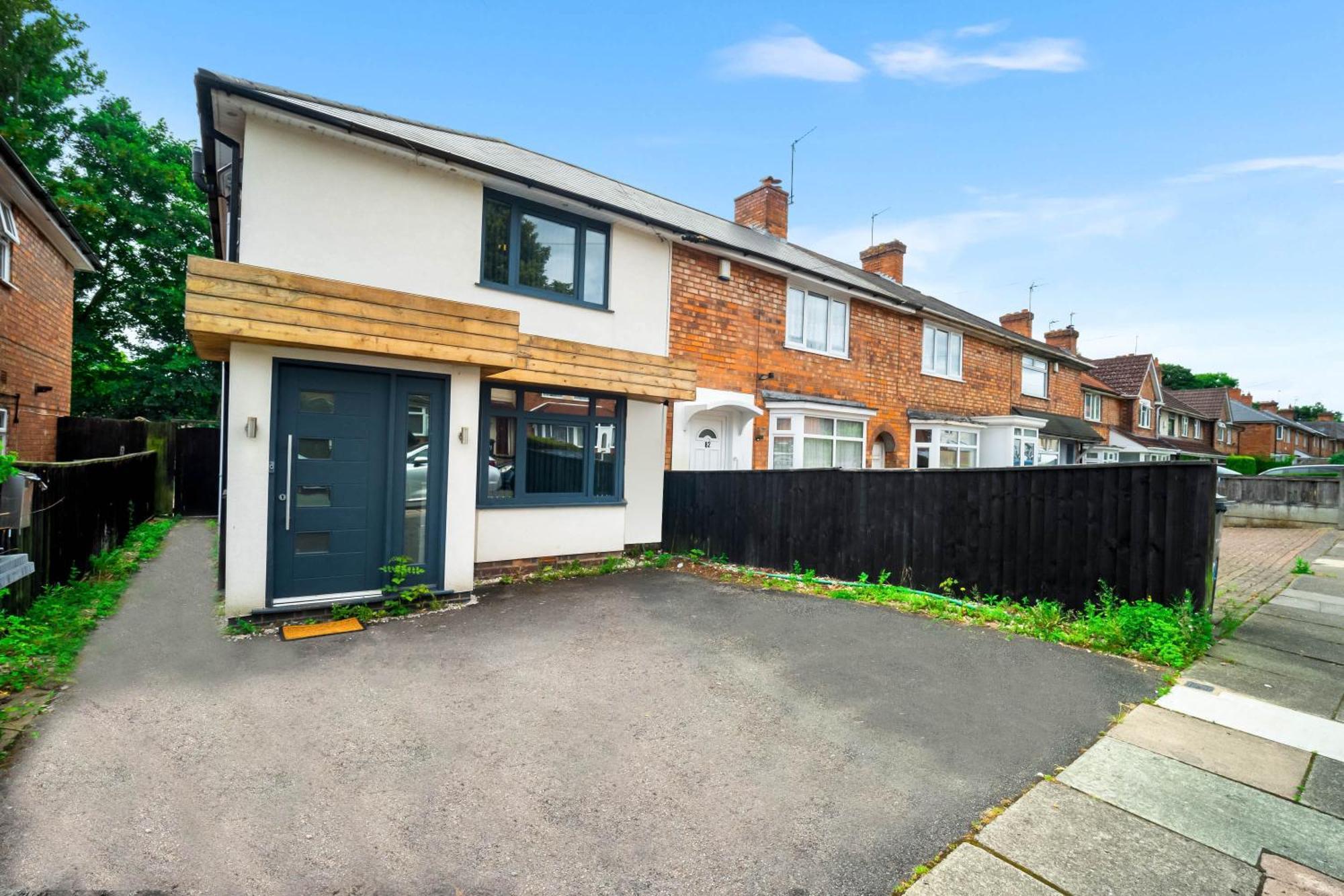 Holiday home Stylish 3 Bedroom Away From *