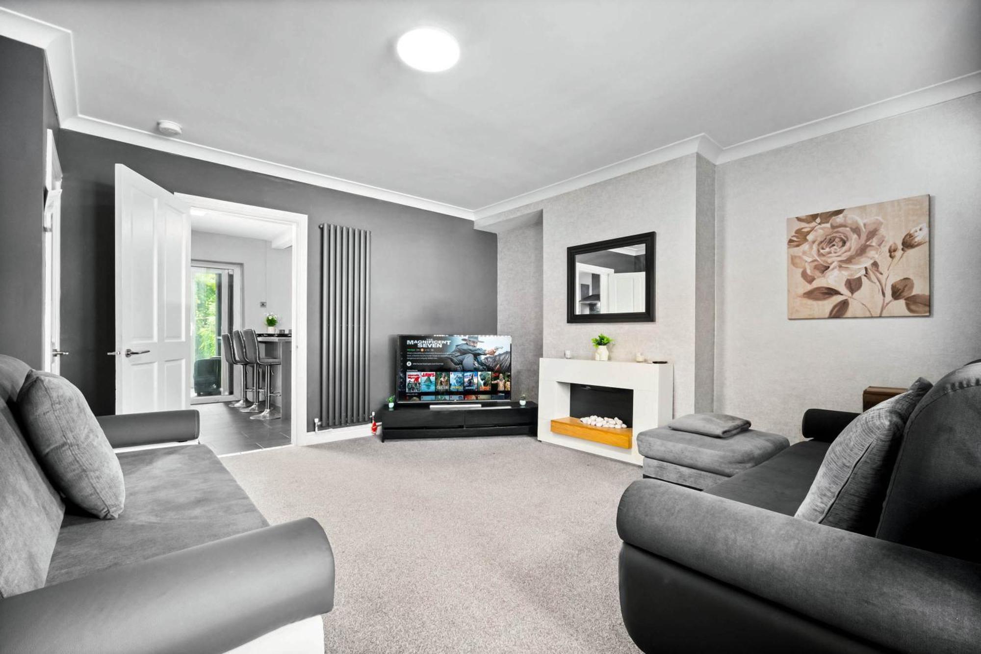 Holiday home Stylish 3 Bedroom Away From