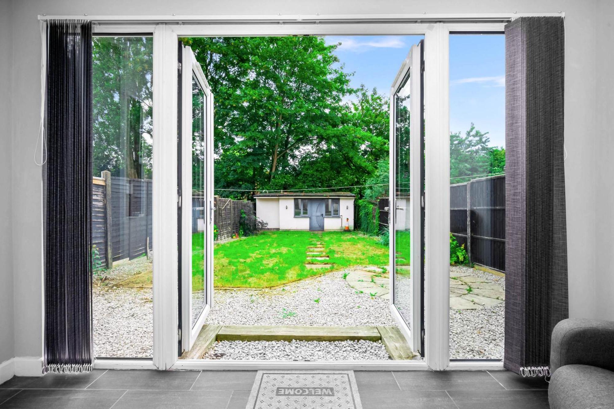 Stylish 3 Bedroom Away From Holiday home *