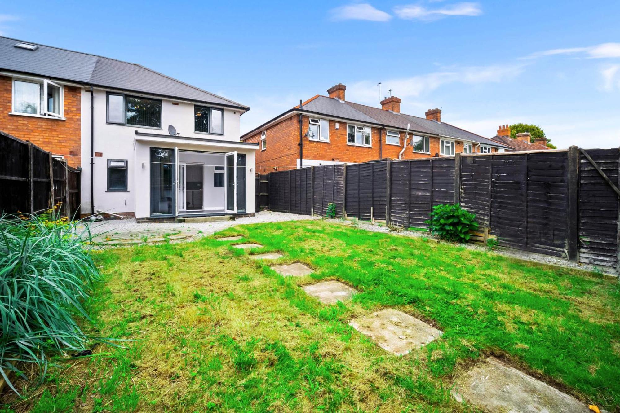 Holiday home Stylish 3 Bedroom Away From *