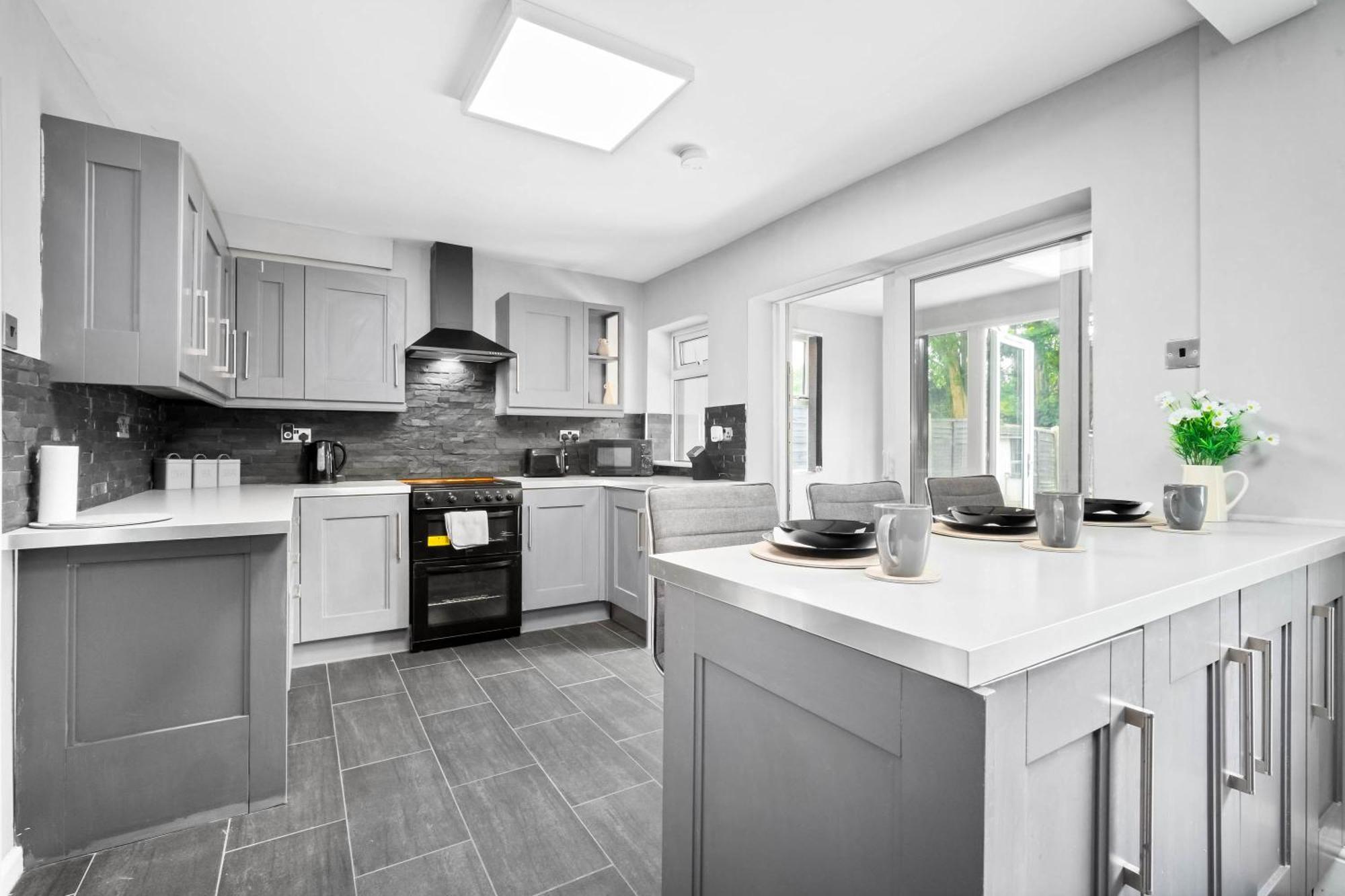 Stylish 3 Bedroom Away From Holiday home *